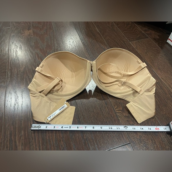SKIMS Ultimate Strapless Push-Up Bra Clay Size 38DDD NEW - Picture 2 of 3